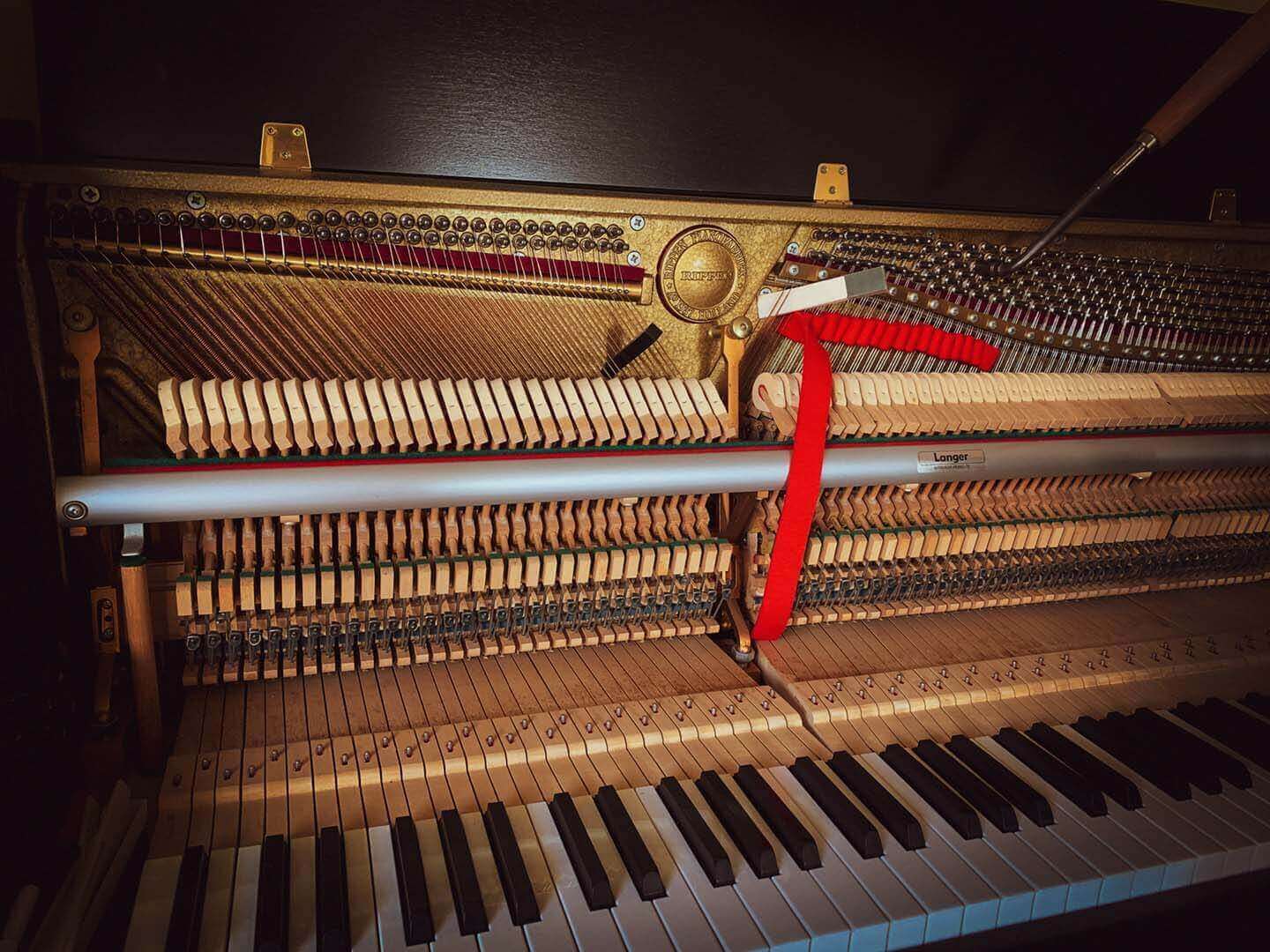 stemmen van piano